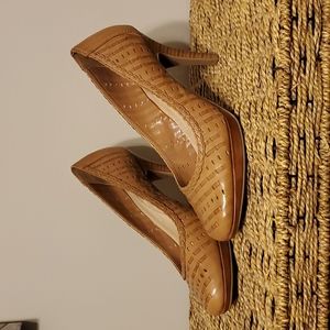 Andrew Geller Gorgous Woven Tan Leather 4" Heel Dress Shoes Size 8
